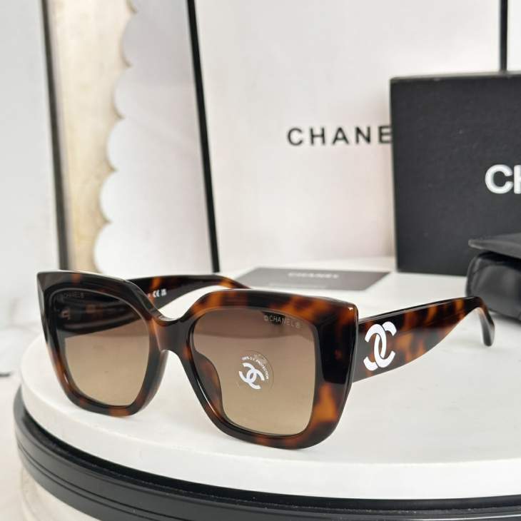Picture of Chanel Sunglasses _SKUfw76772138fw